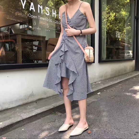 Asymmetrical Dress Sleeveless - Picture 5 of 5